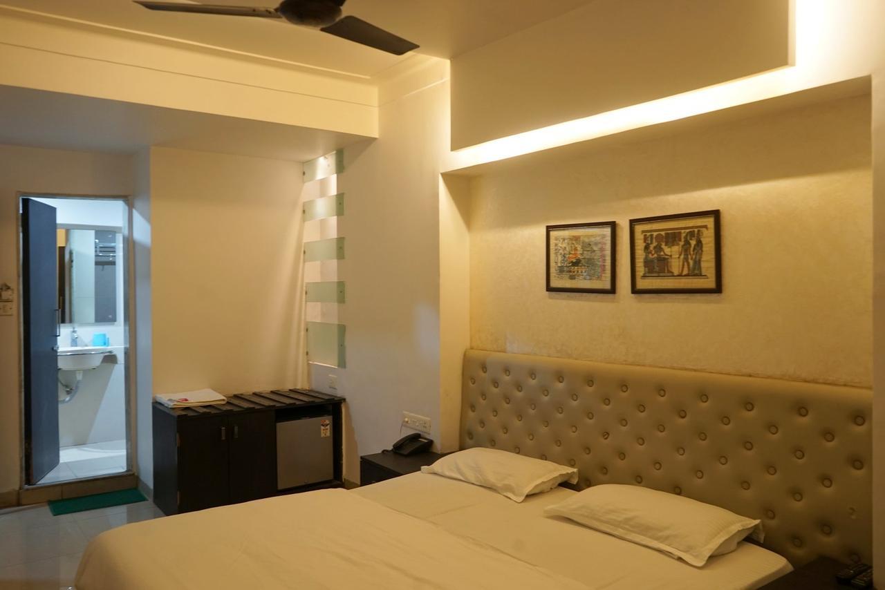 Hotel Paradise Нагпур Экстерьер фото